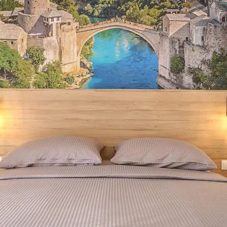 & Arch Apartment