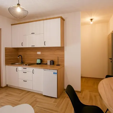 Apartment & Arch *