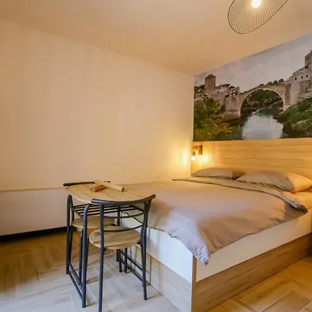 & Arch Apartment