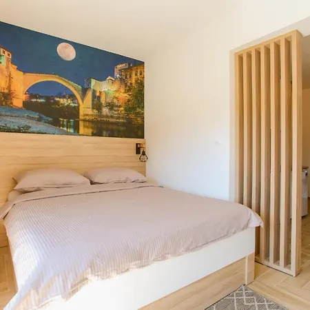 & Arch Apartment