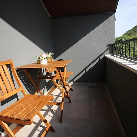 & Arch Apartment *