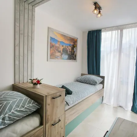 & Arch Apartment *